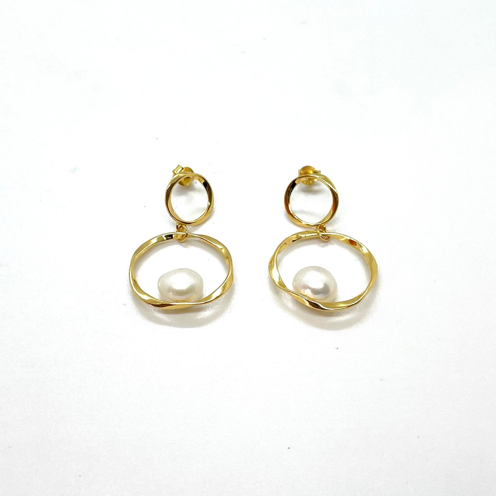 Arracades Mireia – Plata de llei amb bany d’or i perles cultivades · 2