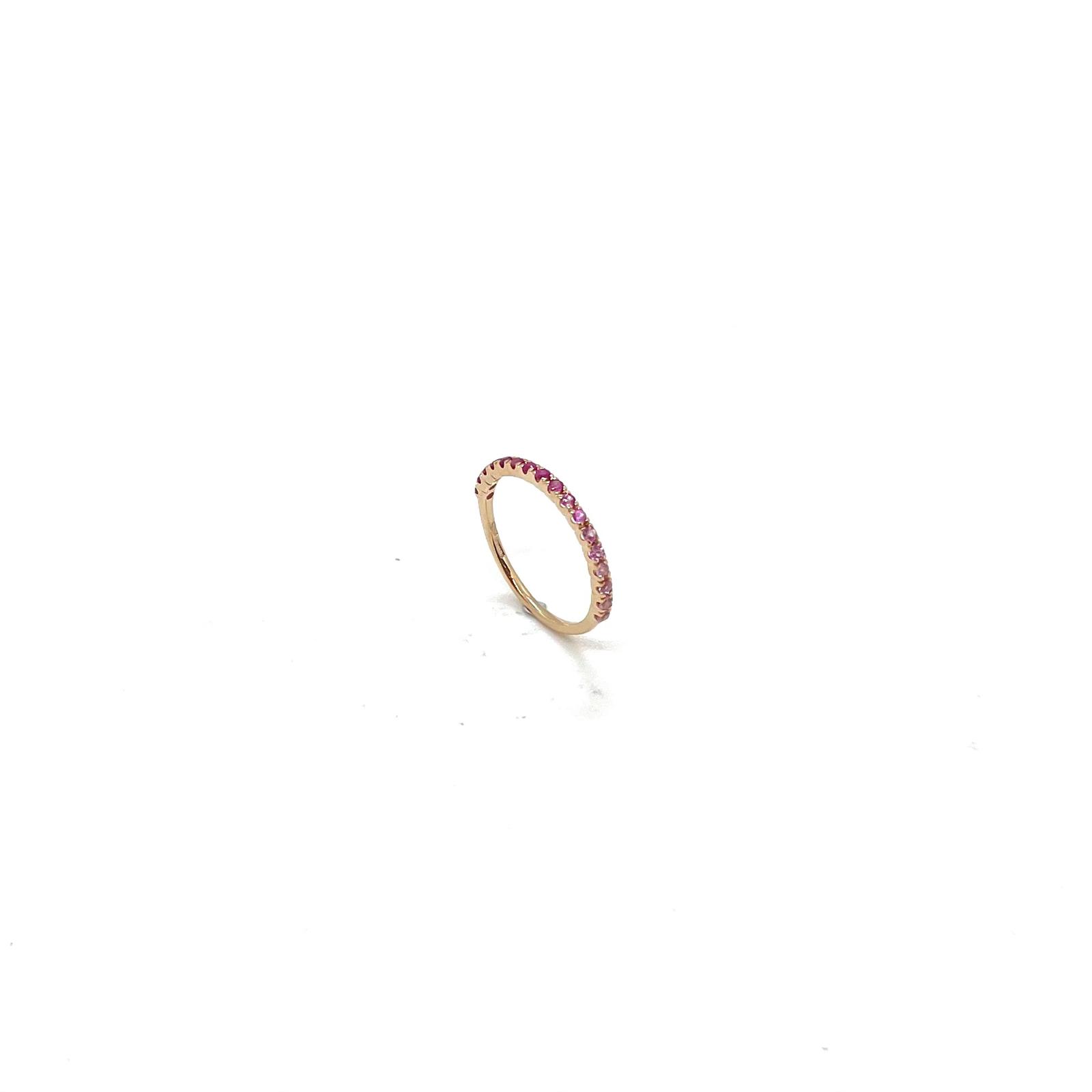 Anell Etern d’Or Rosa de 18 kt amb Safirs Roses Naturals Talla Brillant – 0,40 ct · 2