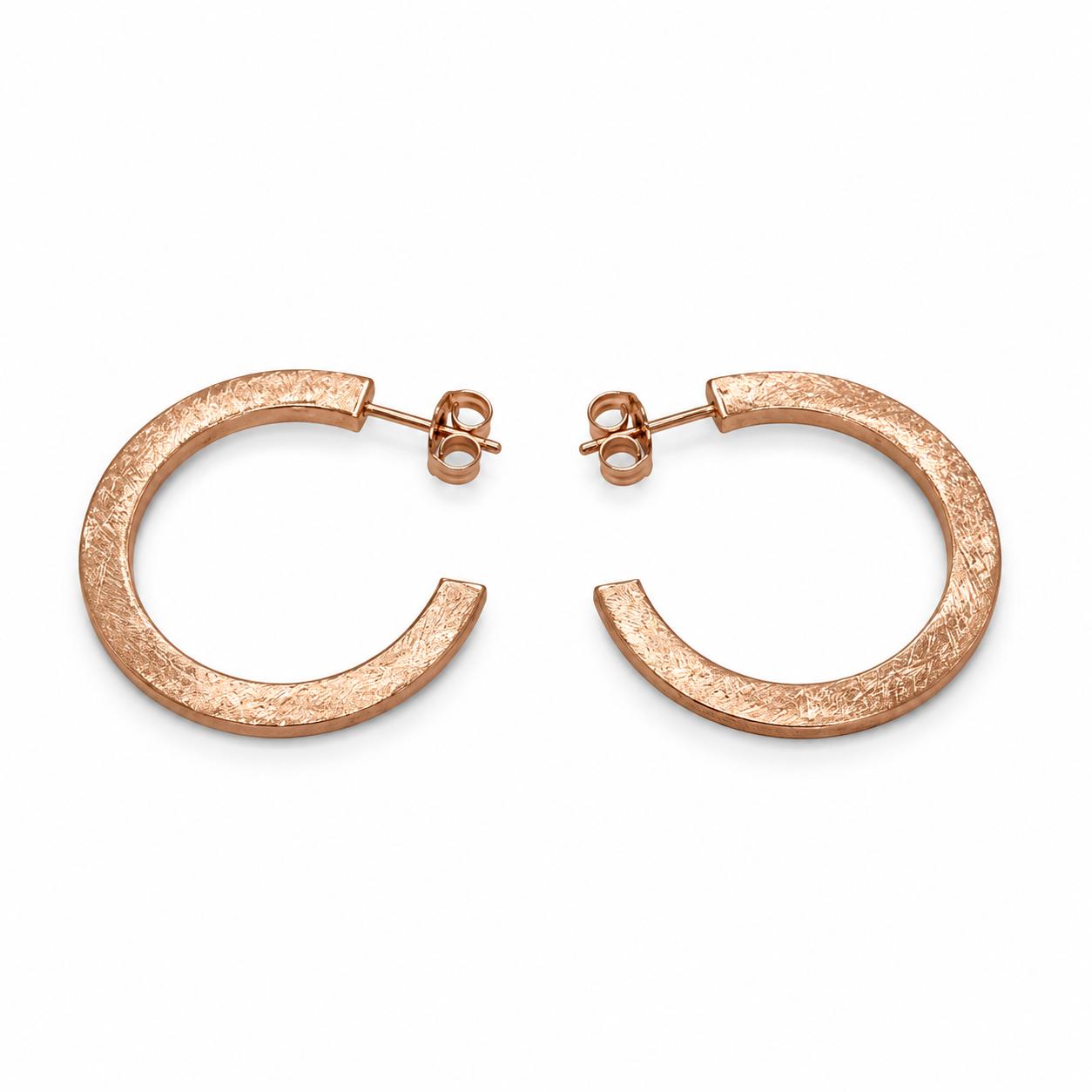 Arracades Nura – Plata de llei amb bany d’or rosa i textura artesanal