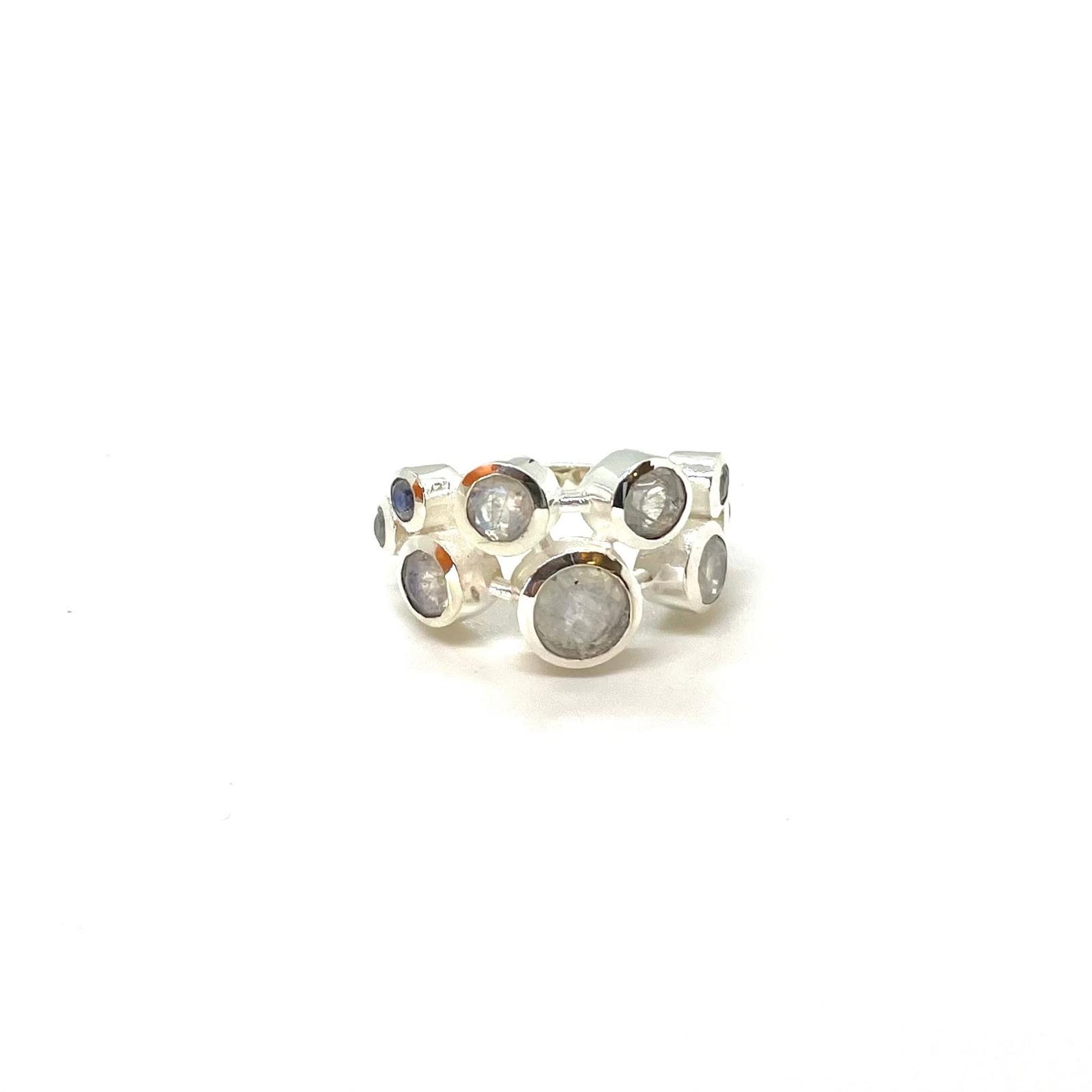 Anell «Boira de l’Empordà» – Plata de Llei 925 amb Labradorites · 2