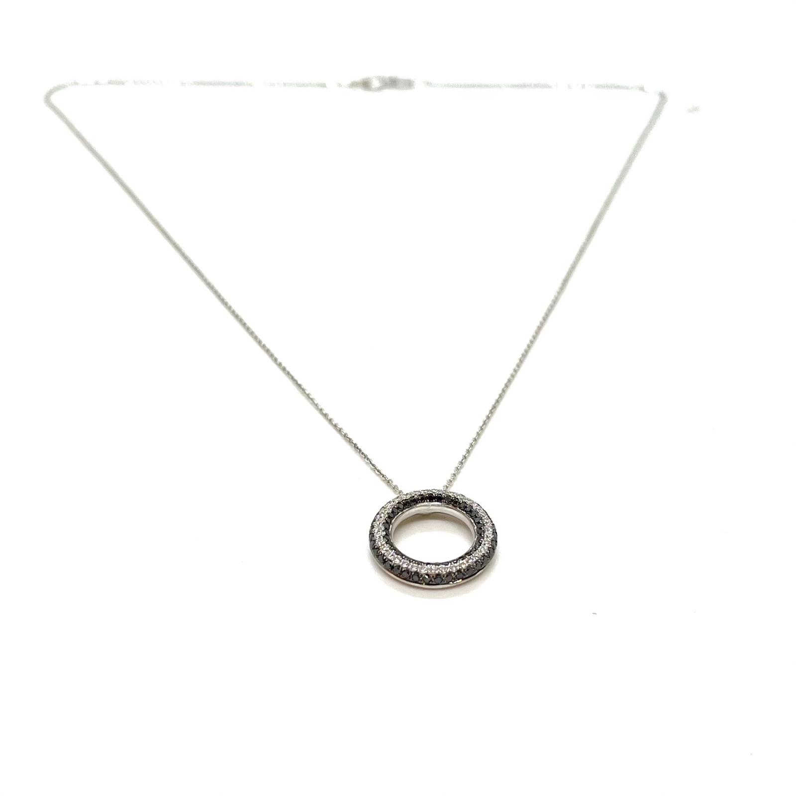 Penjoll Cercle Etern d’Or Blanc de 18 kt amb Diamants Naturals Blancs 0,17ct  i Negres – 0,27 ct · 3