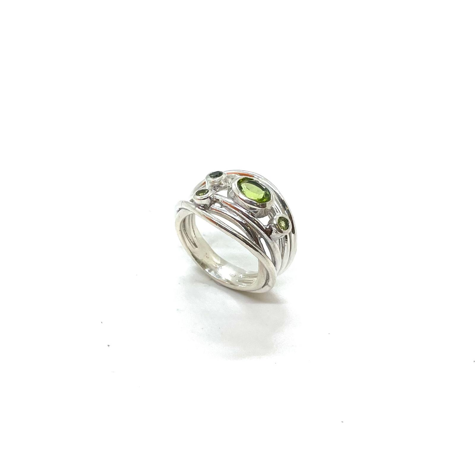 Anell «Verd de les Gavarres» – Plata de Llei 925 amb Olivines Naturals